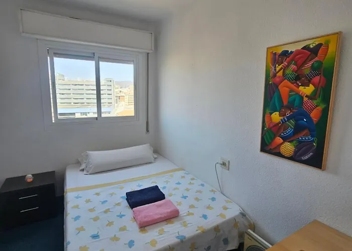 Habitacion Privada Centro Malaga Cerca De La Estacion De Tren Maria Zambrano Y Del Centro Historico Y De La Playa